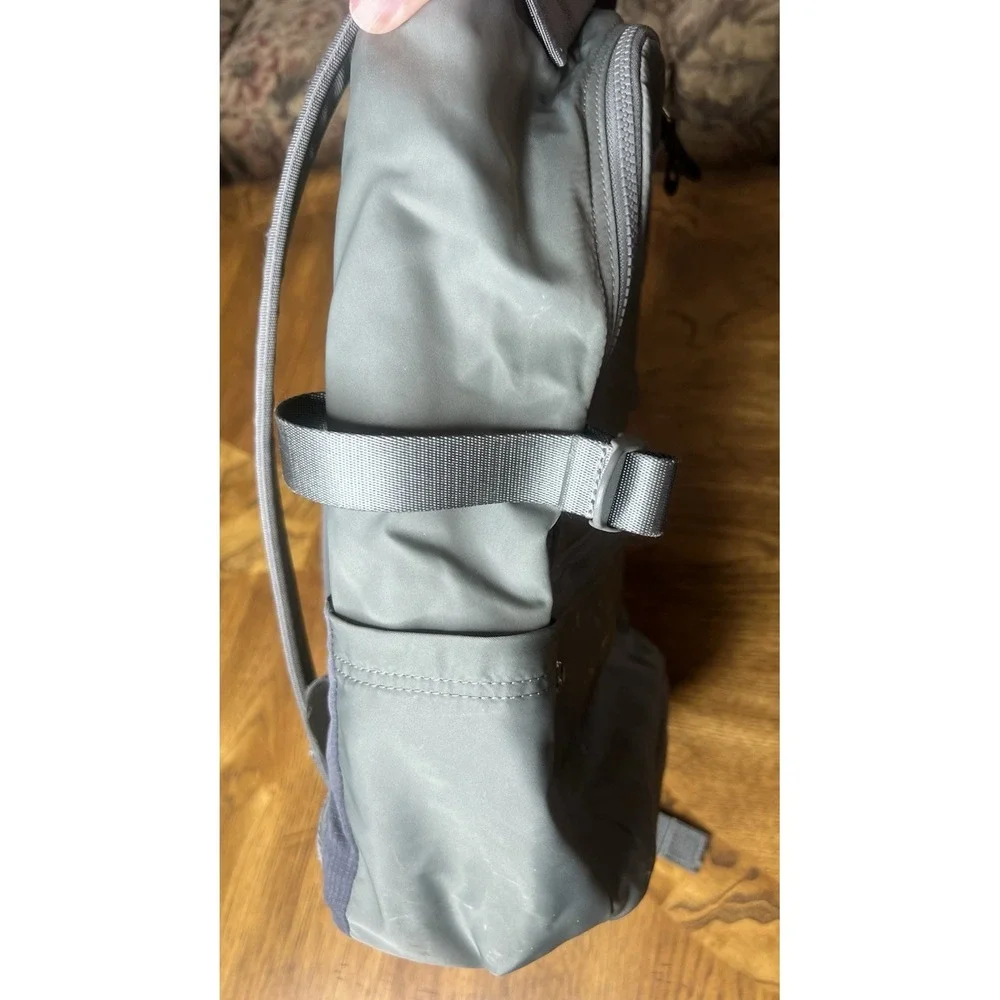 Lululemon Crew Backpack 22L Bag Olive Green‎ *FLAWS to Front/Sides of Pack*
